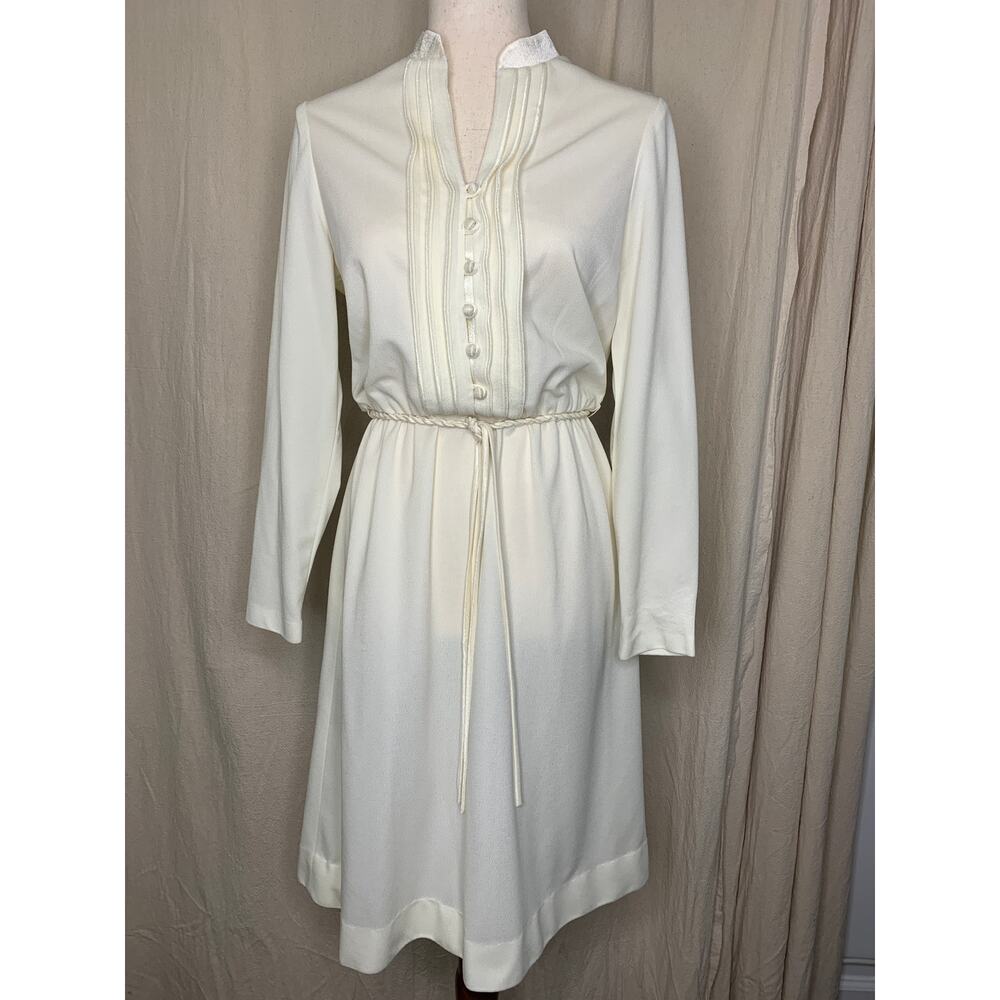 1960s Kay Windsor Ivory White Shimmer Modest Coquette Hostess Secretary Dress M